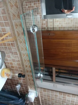Specchio da bagno con ripiano e faretti
