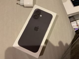 iPhone 16 Nero/Grigio