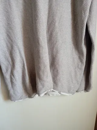 Blusa gris de manga larga