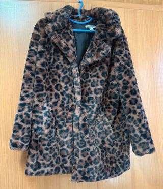Abrigo leopardo peludo