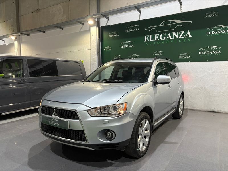 MITSUBISHI OUTLANDER 4x4 1 DUEÑO 7 PLZ AUTOMATICO - foto 1