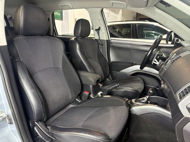 MITSUBISHI OUTLANDER 4x4 1 DUEÑO 7 PLZ AUTOMATICO