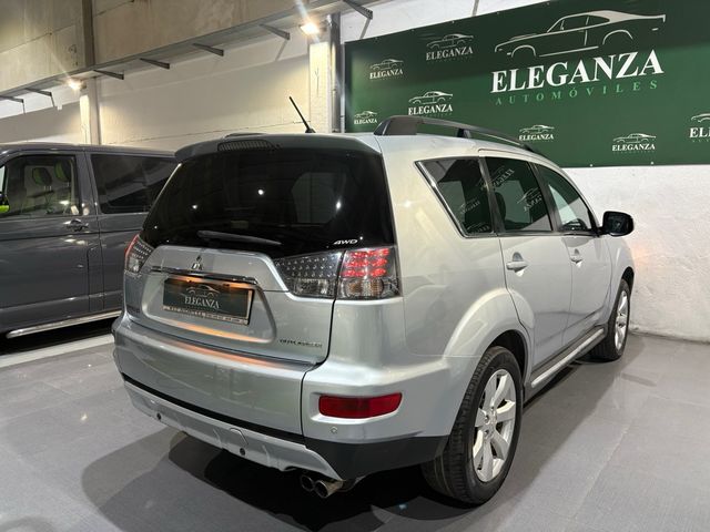 MITSUBISHI OUTLANDER 4x4 1 DUEÑO 7 PLZ AUTOMATICO