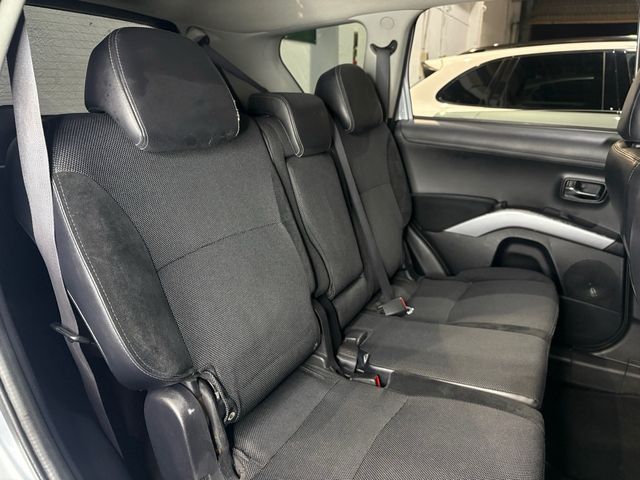 MITSUBISHI OUTLANDER 4x4 1 DUEÑO 7 PLZ AUTOMATICO