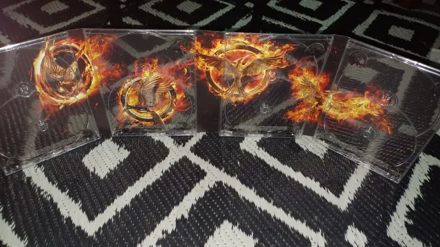 COFRE BOX COLECCIONISTA SAGA LOS JUEGOS DEL HAMBRE