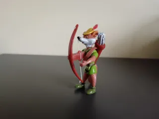 Figura de Robin Hood con arco
