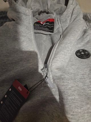 Felpa riscaldata con cappuccio NUOVA