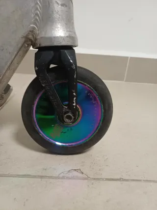 Patinete de trucos plateado