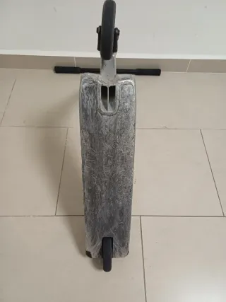 Patinete de trucos plateado