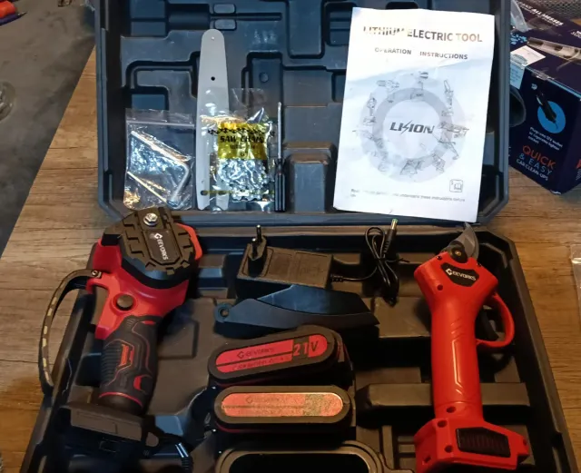 Mini motosierra y tijeras eléctricas.Cuesta 140€
