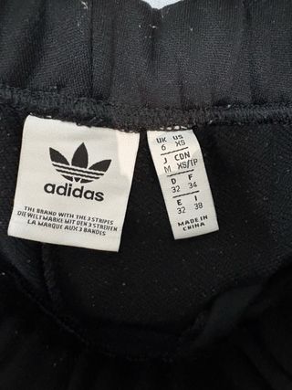 Pantalón chándal Adidas negro