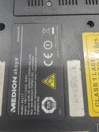 MEDION AKOYA E6217 i3-370M Portátil