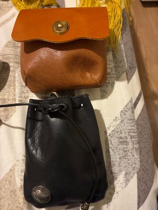 Cartera y monedero de piel