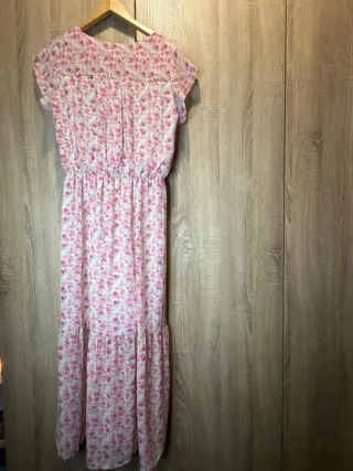 Vestido floral rosa y blanco