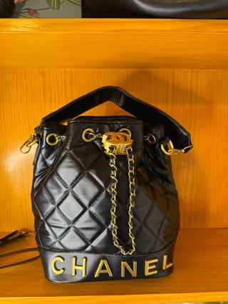Bolso Chanel Negro y Dorado