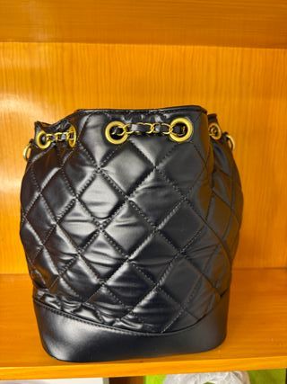 Bolso Chanel Negro y Dorado