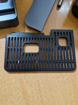 Cafetera de cápsulas Cecotec compacta