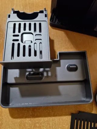 Cafetera de cápsulas Cecotec compacta