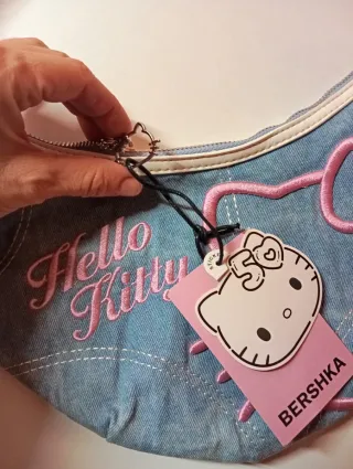 Bolso Hello Kitty Bershka Denim Rosa