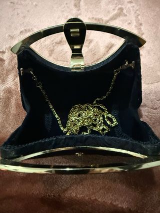 Bolso de fiesta adamascado negro con cadena