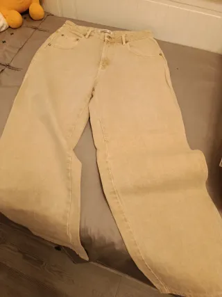 Pantalón vaquero Pull&Bear beige mujer Talla M