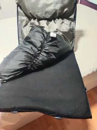 Tumbona acolchada plegable