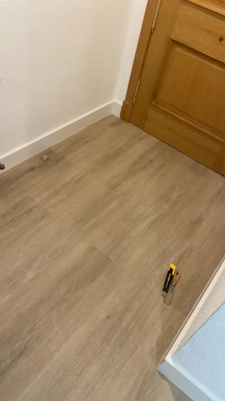 Instalación de suelo de madera flotante PVC