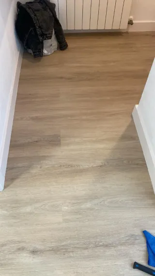 Instalación de suelo de madera flotante PVC