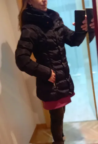 Abrigo acolchado cuello pelo y capucha