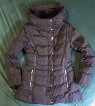 Abrigo acolchado cuello pelo y capucha