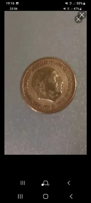 Moneda Franco 1953 da 2,50 e un'altra del 1947 da 2 dollari