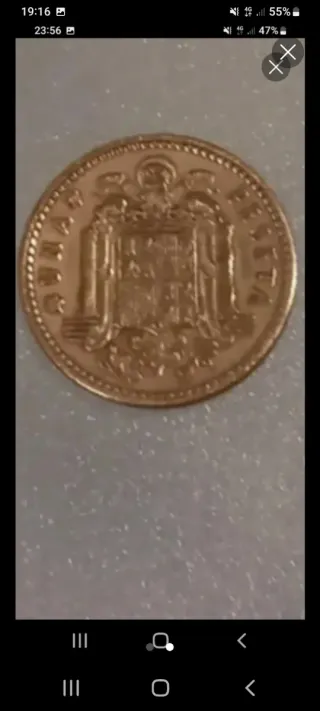 Moneda Franco 1953 da 2,50 e un'altra del 1947 da 2 dollari