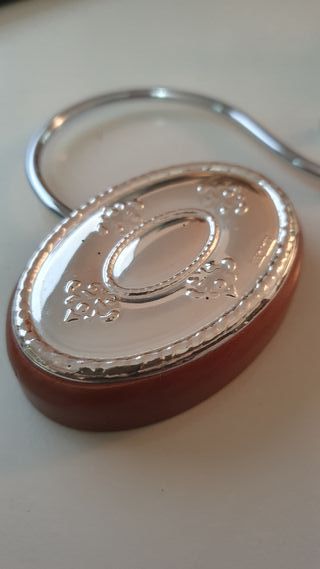 Gancio Portaborse con supporto in legno e silver