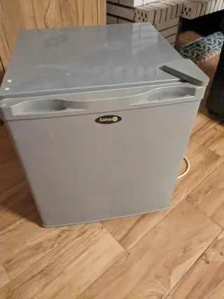 Mini nevera Saivo.