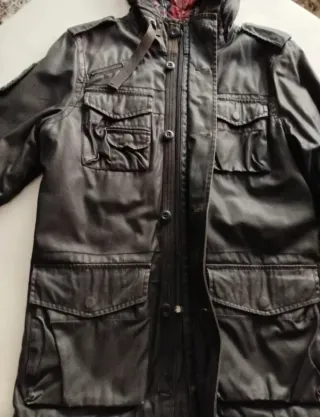 Chaqueta Jack Jones con Capucha Negra