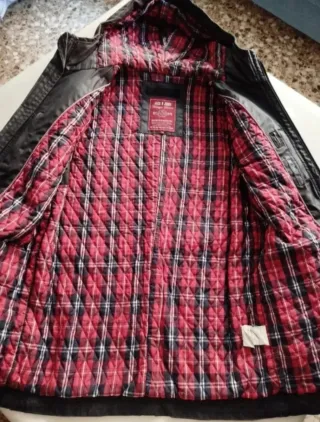 Chaqueta Jack Jones con Capucha Negra