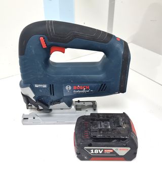 BOSCH Pack Sierra Circular + Caladora GKS GST 18V