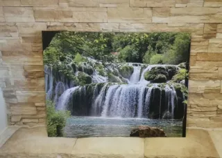 Paesaggio di cascate e fiume. Quadro su tela nuovo.