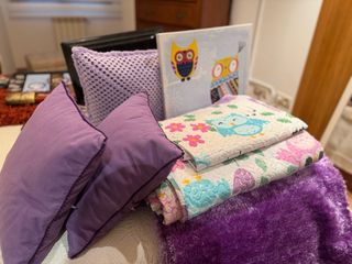 Set di biancheria per la casa: federe, lenzuola e tappeti