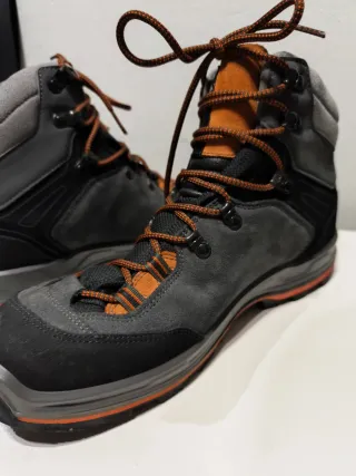 Botas Quechua SH Trek 100M