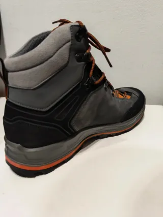 Botas Quechua SH Trek 100M