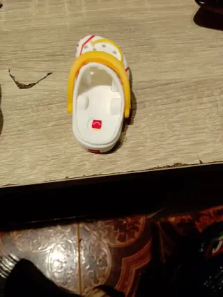 2 Giocattoli McDonald's Crocs Edizione Limitata