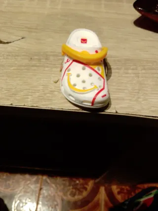 2 Giocattoli McDonald's Crocs Edizione Limitata