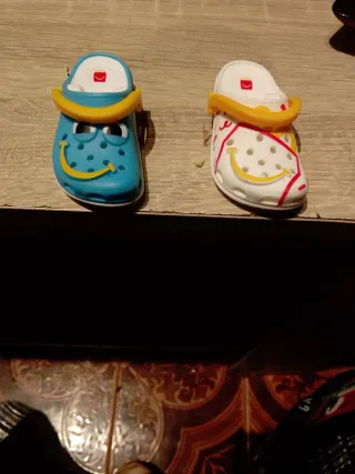 2 Giocattoli McDonald's Crocs Edizione Limitata