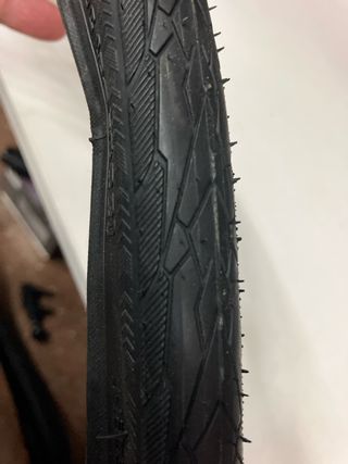 Neumático 700 x 28C