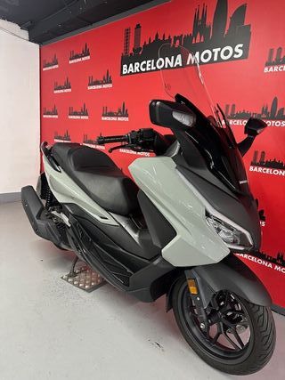 HONDA FORZA 125i DEL AÑO 2023 !!! MUY POCO USO !!!