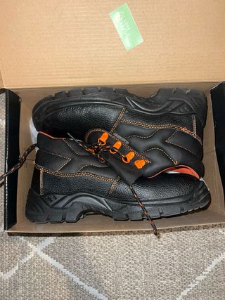 Zapatilla o botas BlackLeather Negra y Naranja