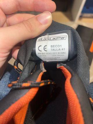 Zapatilla o botas BlackLeather Negra y Naranja