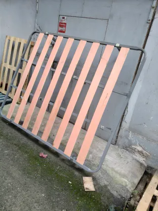 Somier 1,50 Metal y Madera con patas