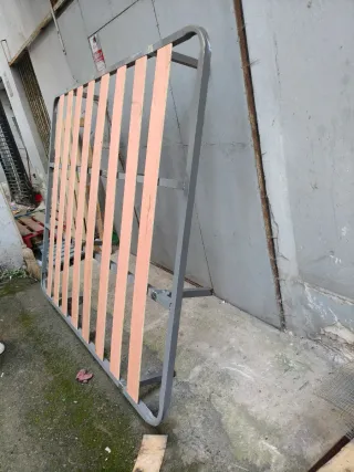 Somier 1,50 Metal y Madera con patas